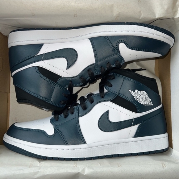 Air Jordan 1 Mid Armory Navy Mens 9.5 - Picture 5 of 6